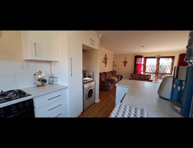 3 BEDROOM TOWNHOUSE RENTED IN CHARLO